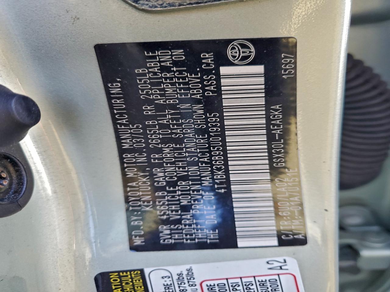 2005 TOYOTA Avalon
