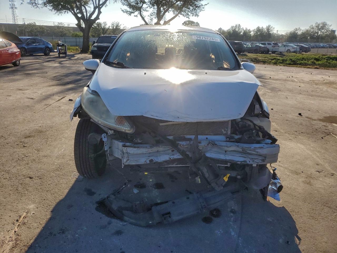 2011 FORD Fiesta