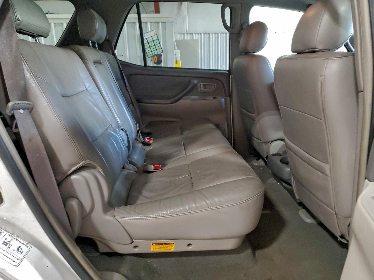 2006 TOYOTA Sequoia