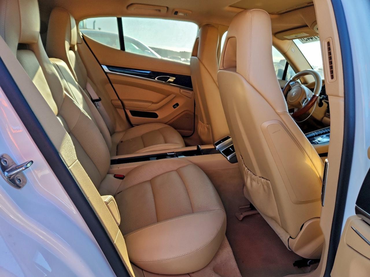 2011 PORSCHE Panamera