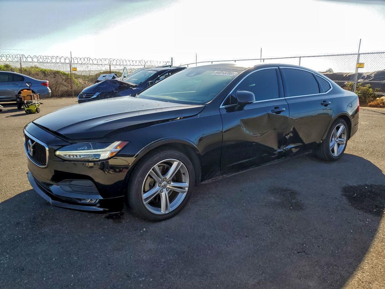 2019 VOLVO S90