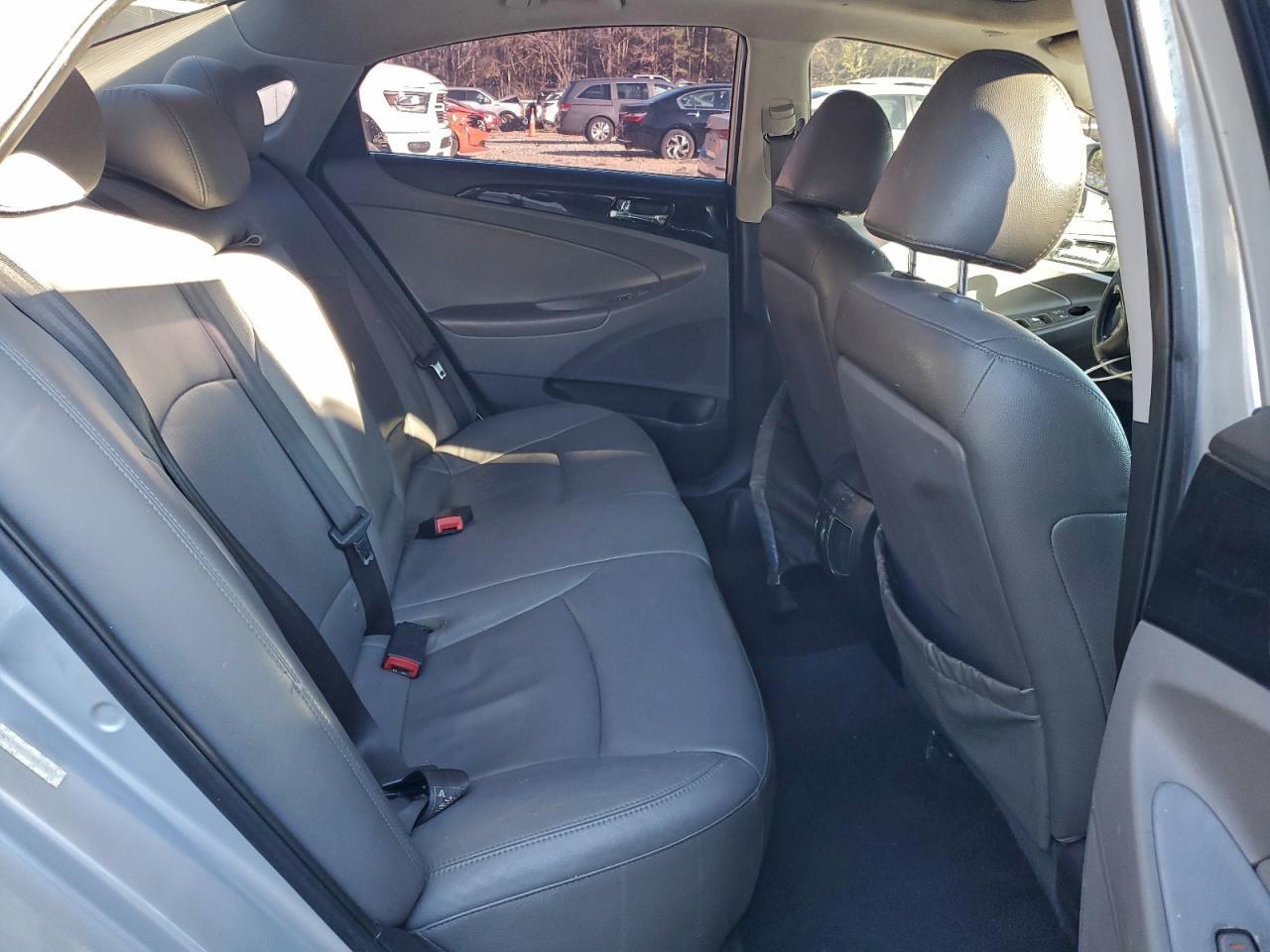 2011 HYUNDAI SONATA