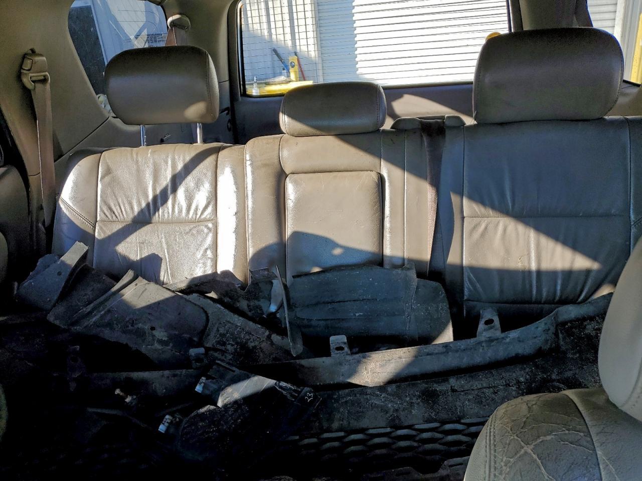 2003 TOYOTA Sequoia