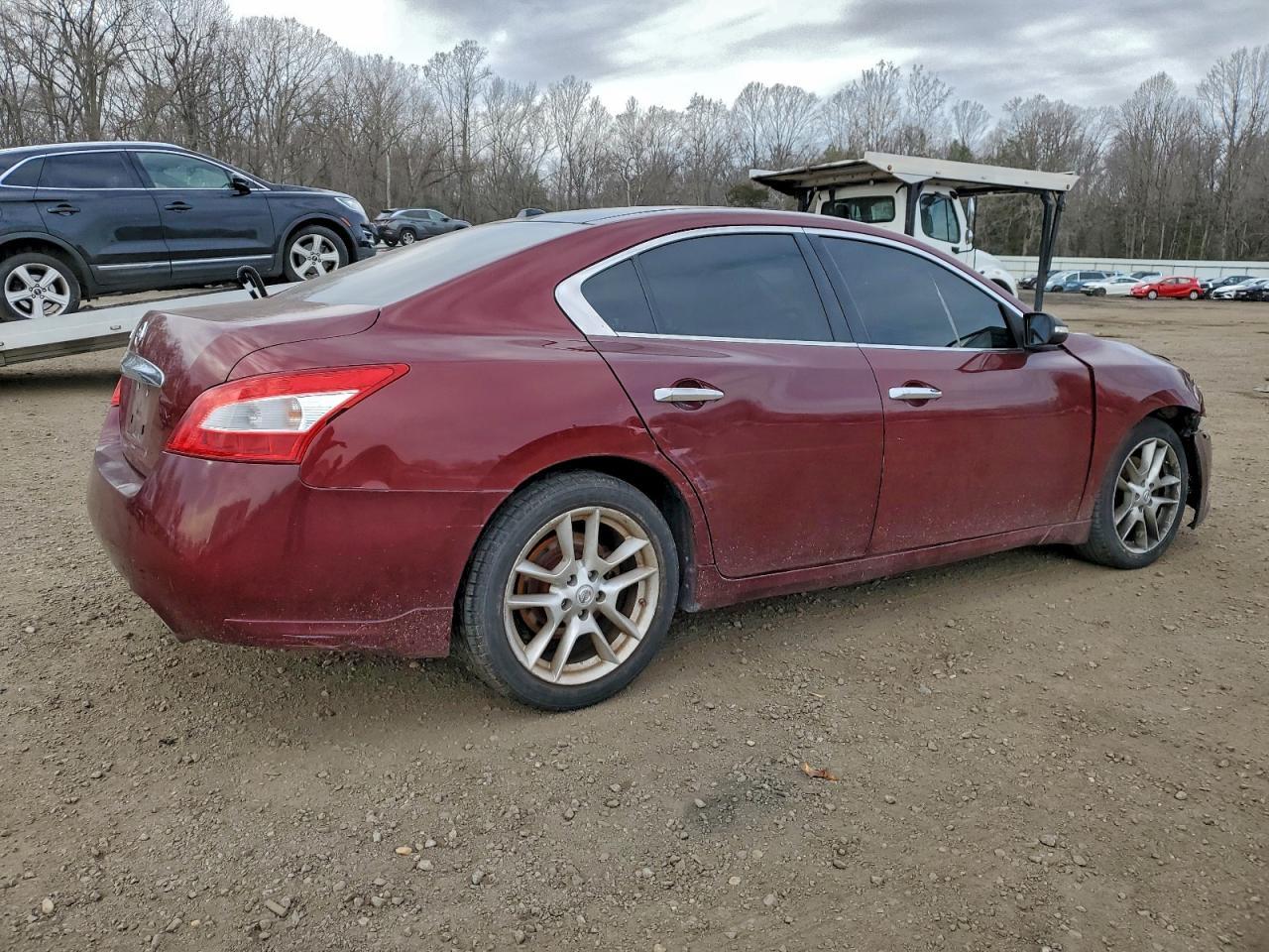 2010 NISSAN Maxima