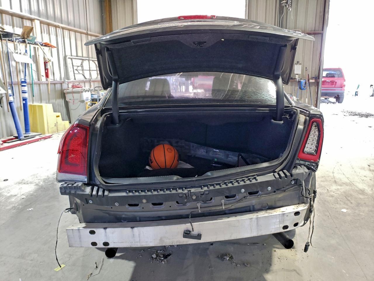 2019 CHRYSLER 300