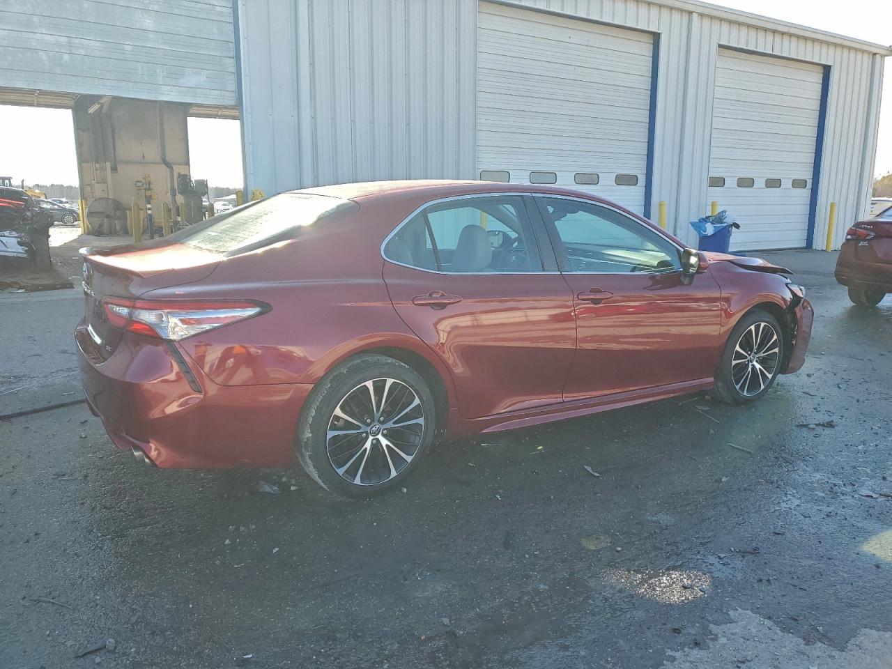 2018 TOYOTA CAMRY