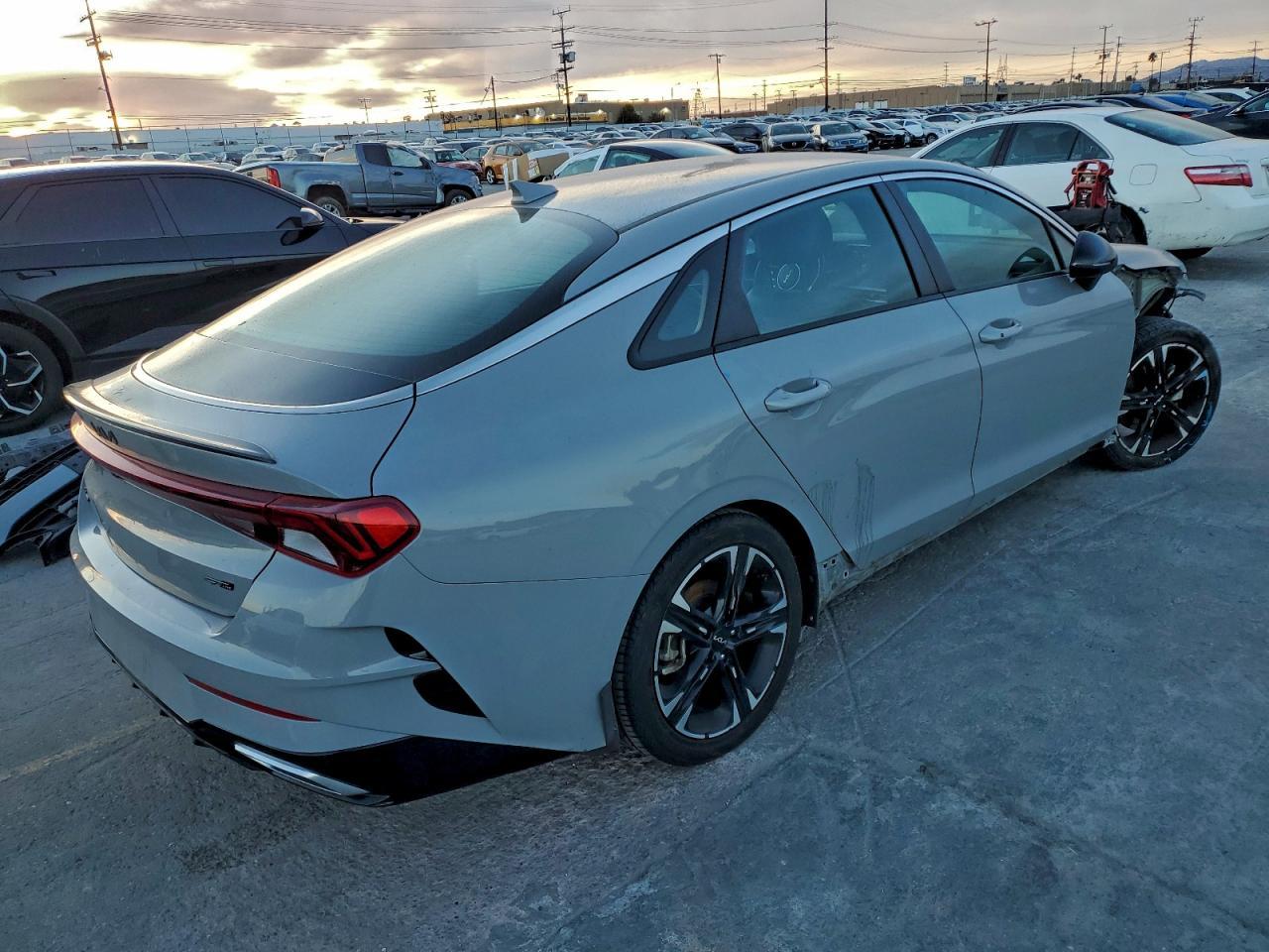 2022 KIA K5