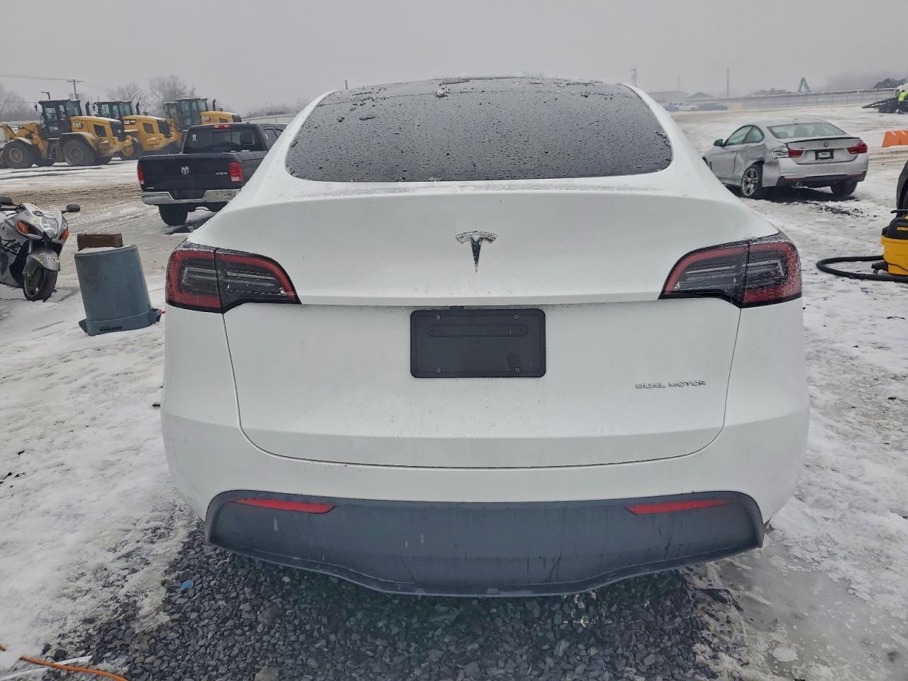 2024 TESLA MODEL Y