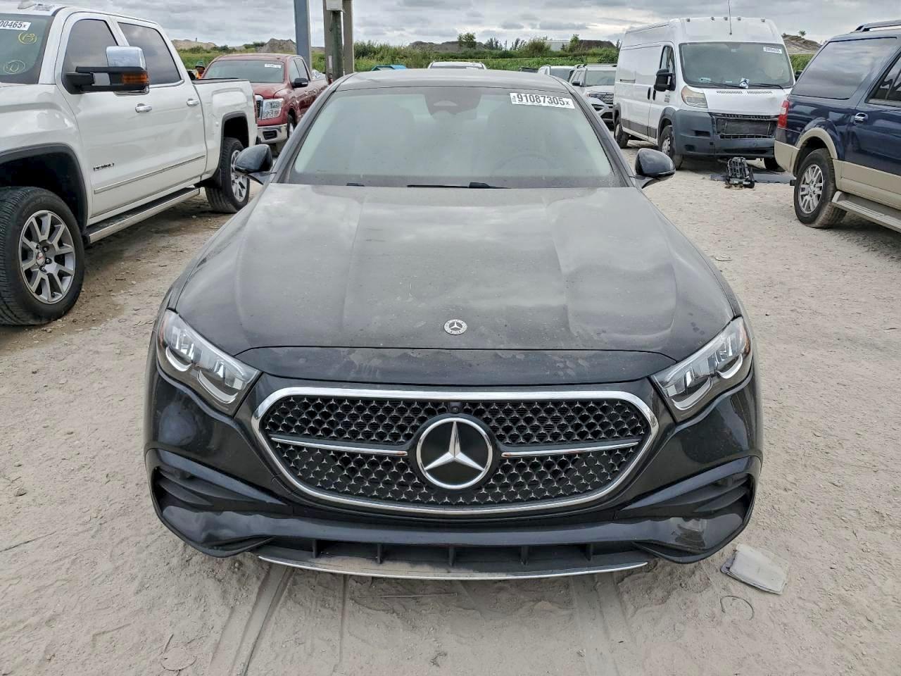 2025 MERCEDES-BENZ E-Class