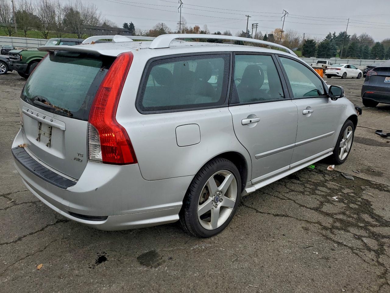 2009 VOLVO V50