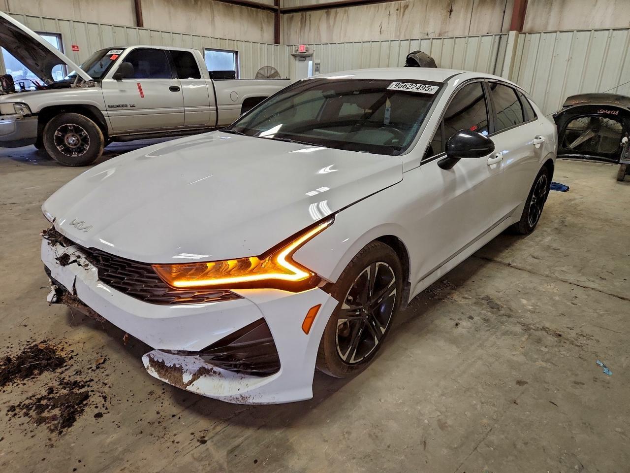 2022 KIA K5