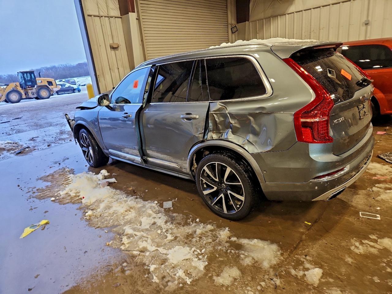 2019 VOLVO XC90