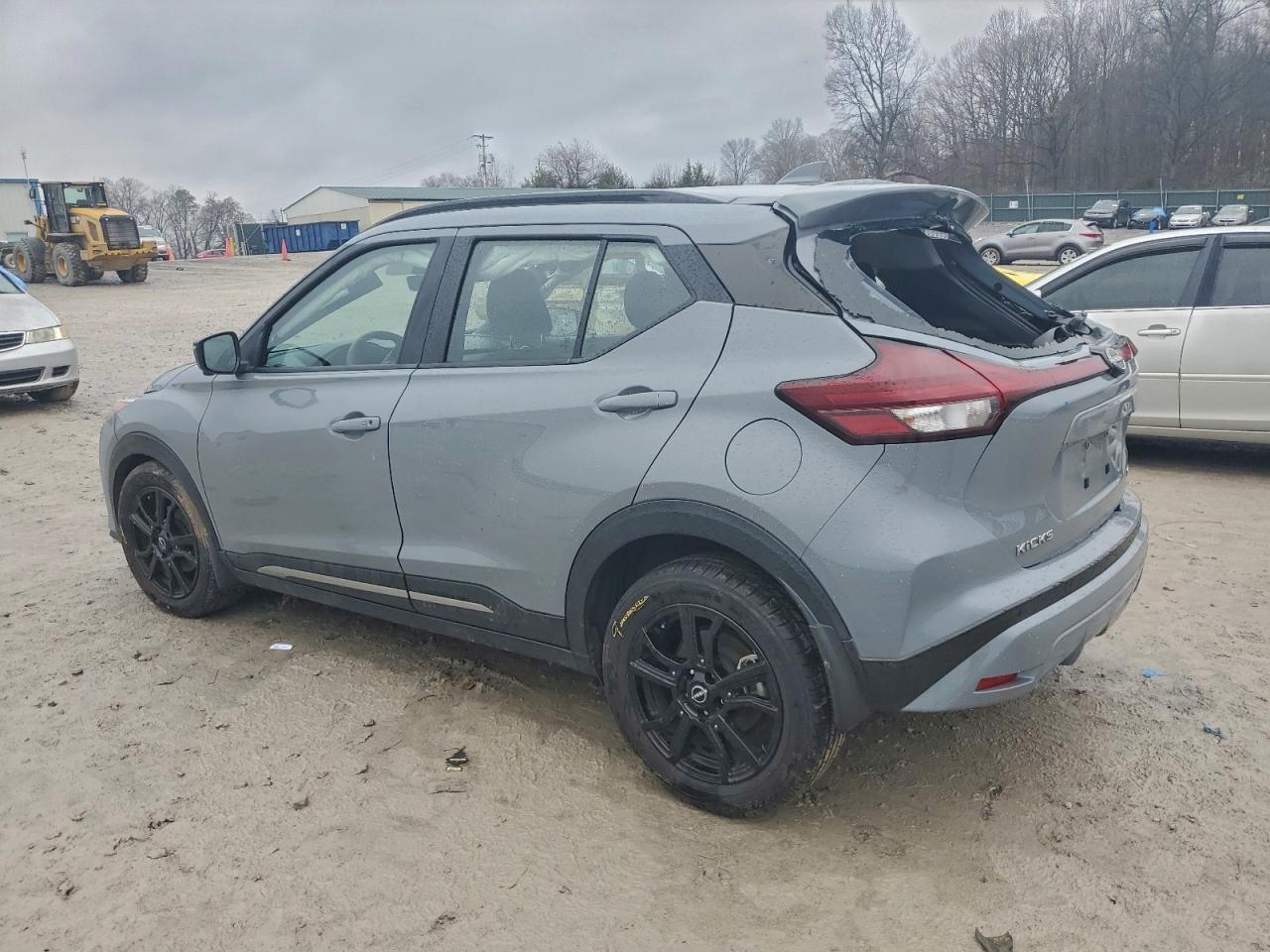 2022 NISSAN KICKS