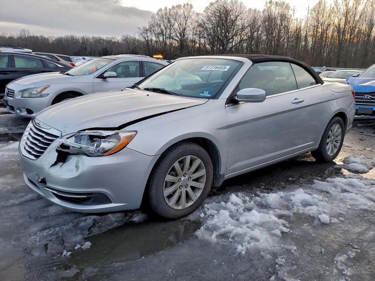 2011 CHRYSLER 200