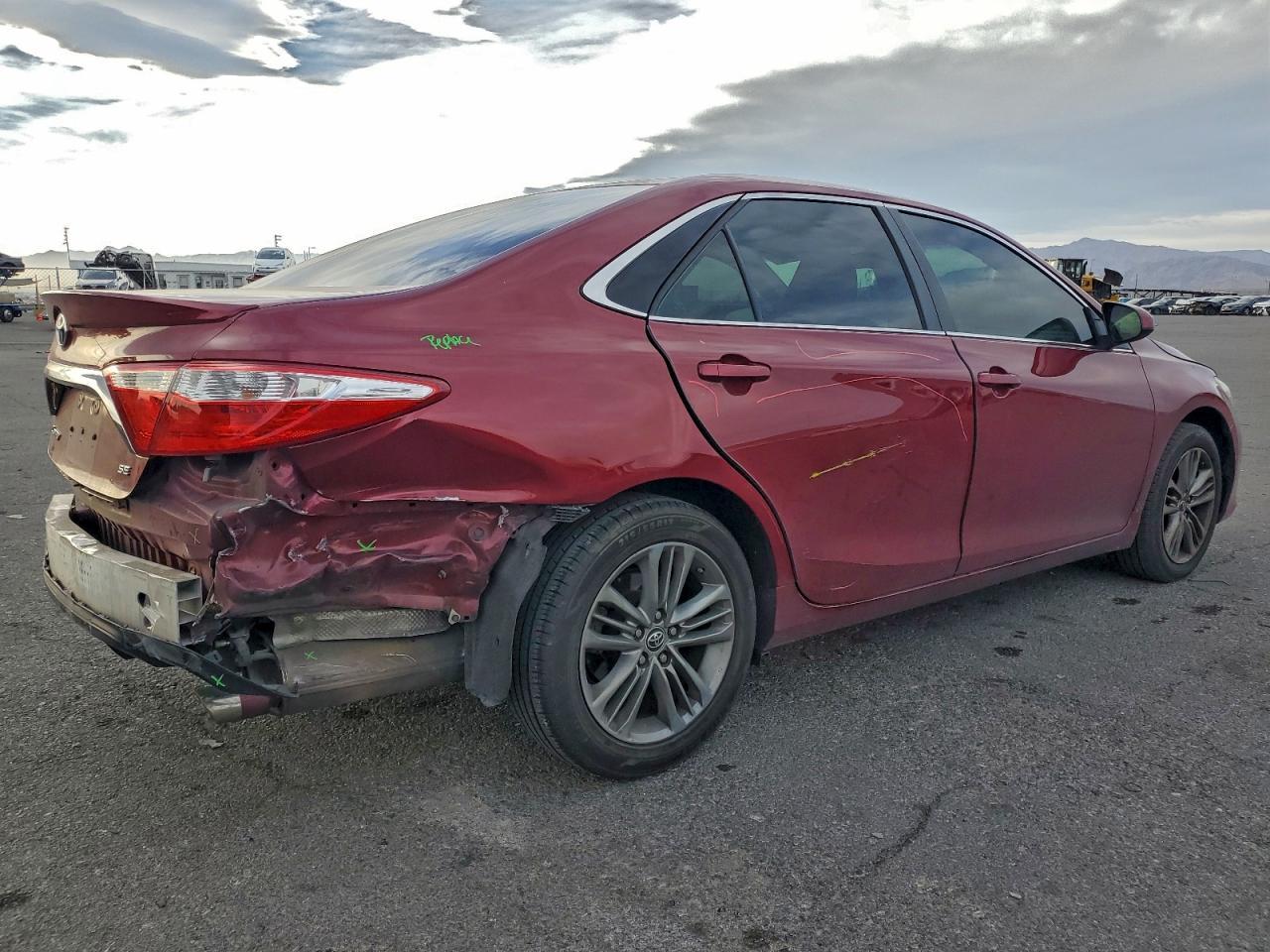 2016 TOYOTA CAMRY