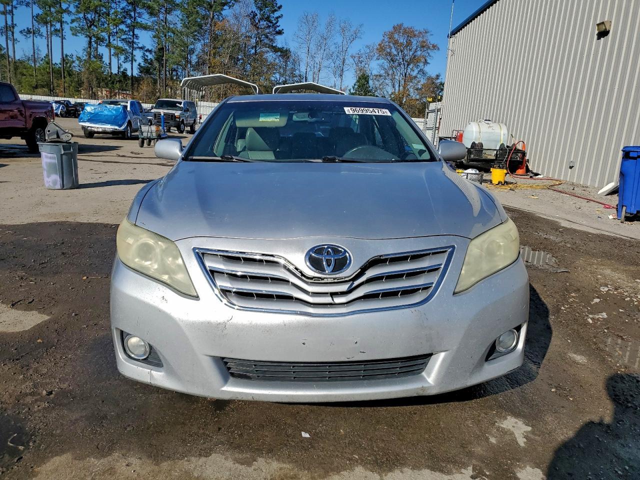 2011 TOYOTA CAMRY