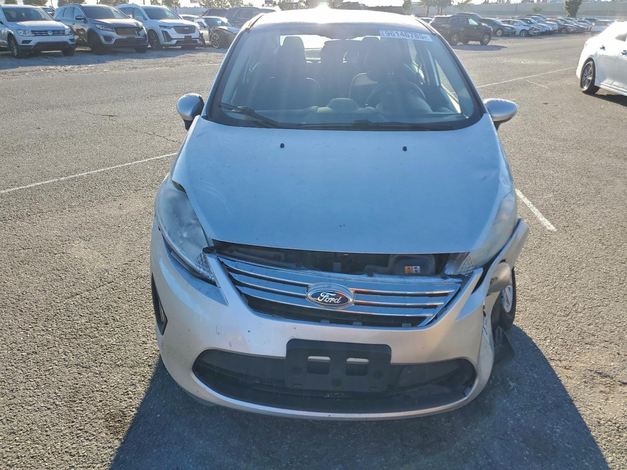 2013 FORD Fiesta