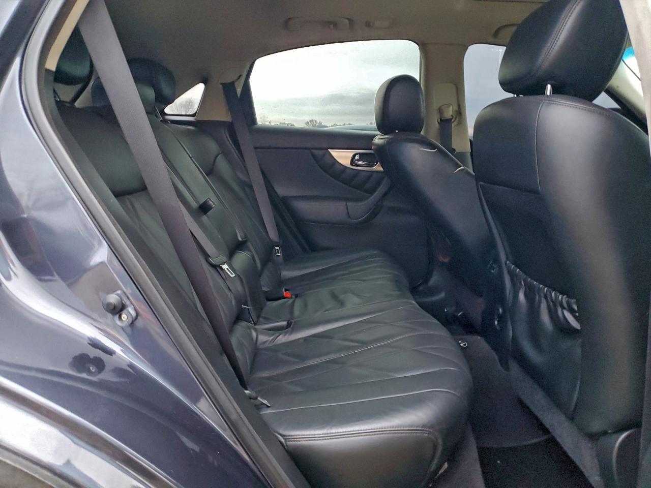 2011 INFINITI FX35