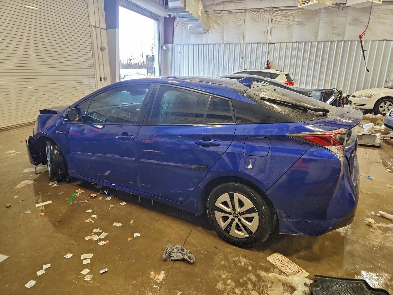 2016 TOYOTA PRIUS