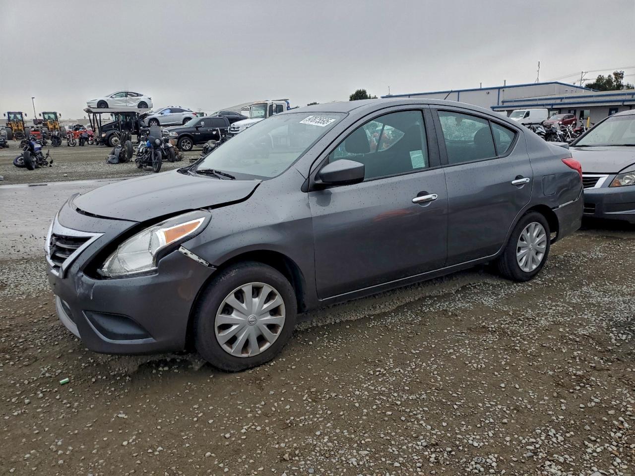 2017 NISSAN VERSA