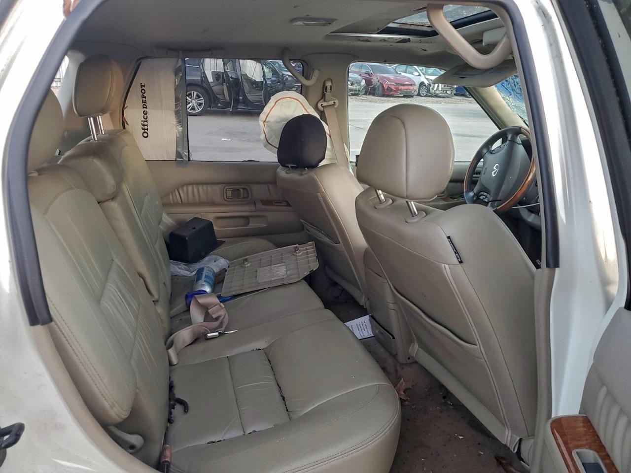 2002 INFINITI QX4