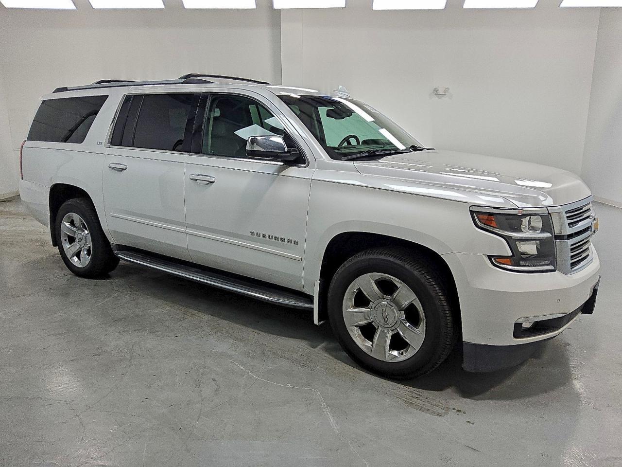 2016 CHEVROLET Suburban