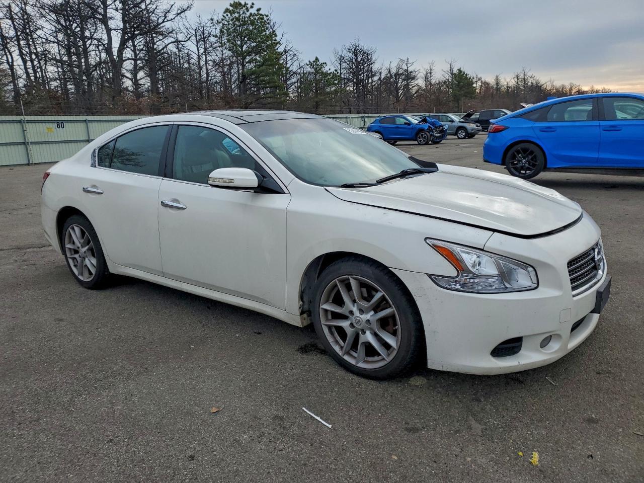 2010 NISSAN Maxima