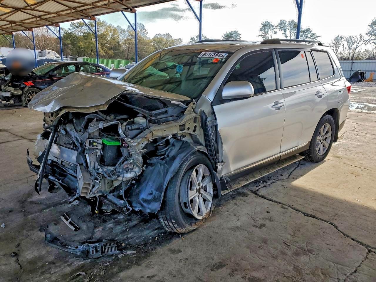 2013 TOYOTA HIGHLANDER