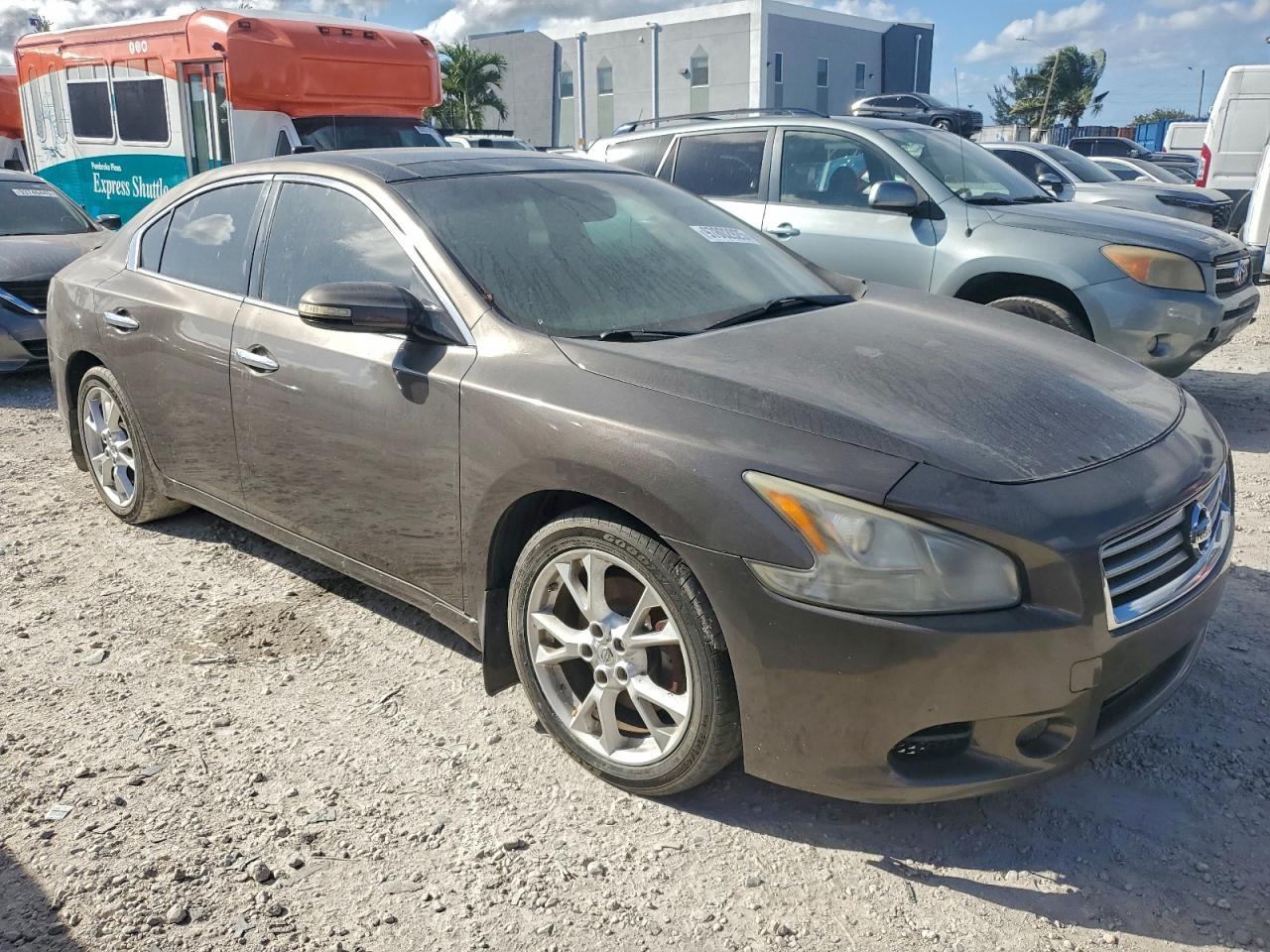 2012 NISSAN Maxima