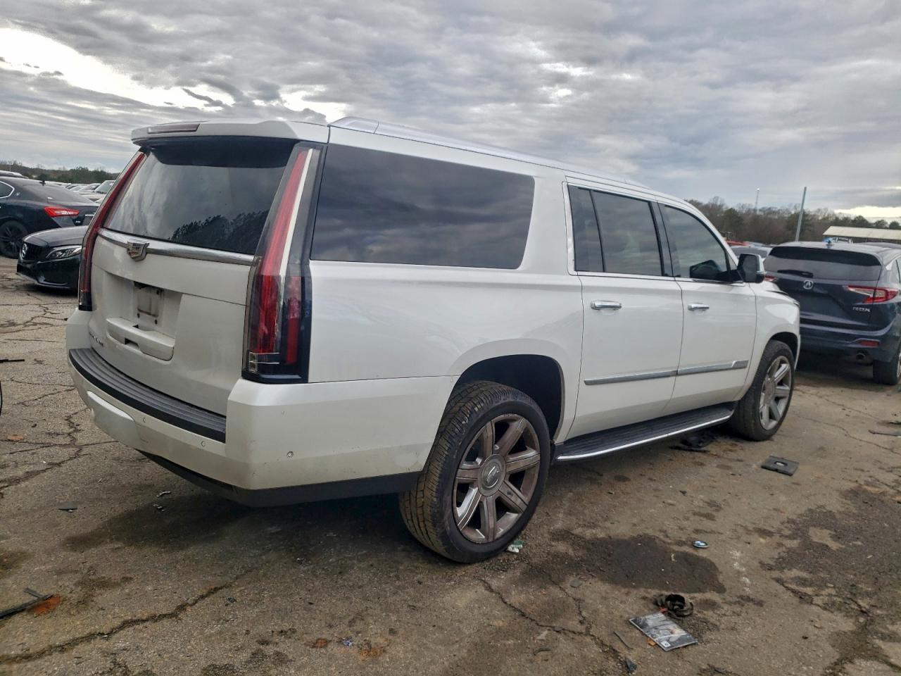 2017 CADILLAC Escalade ESV