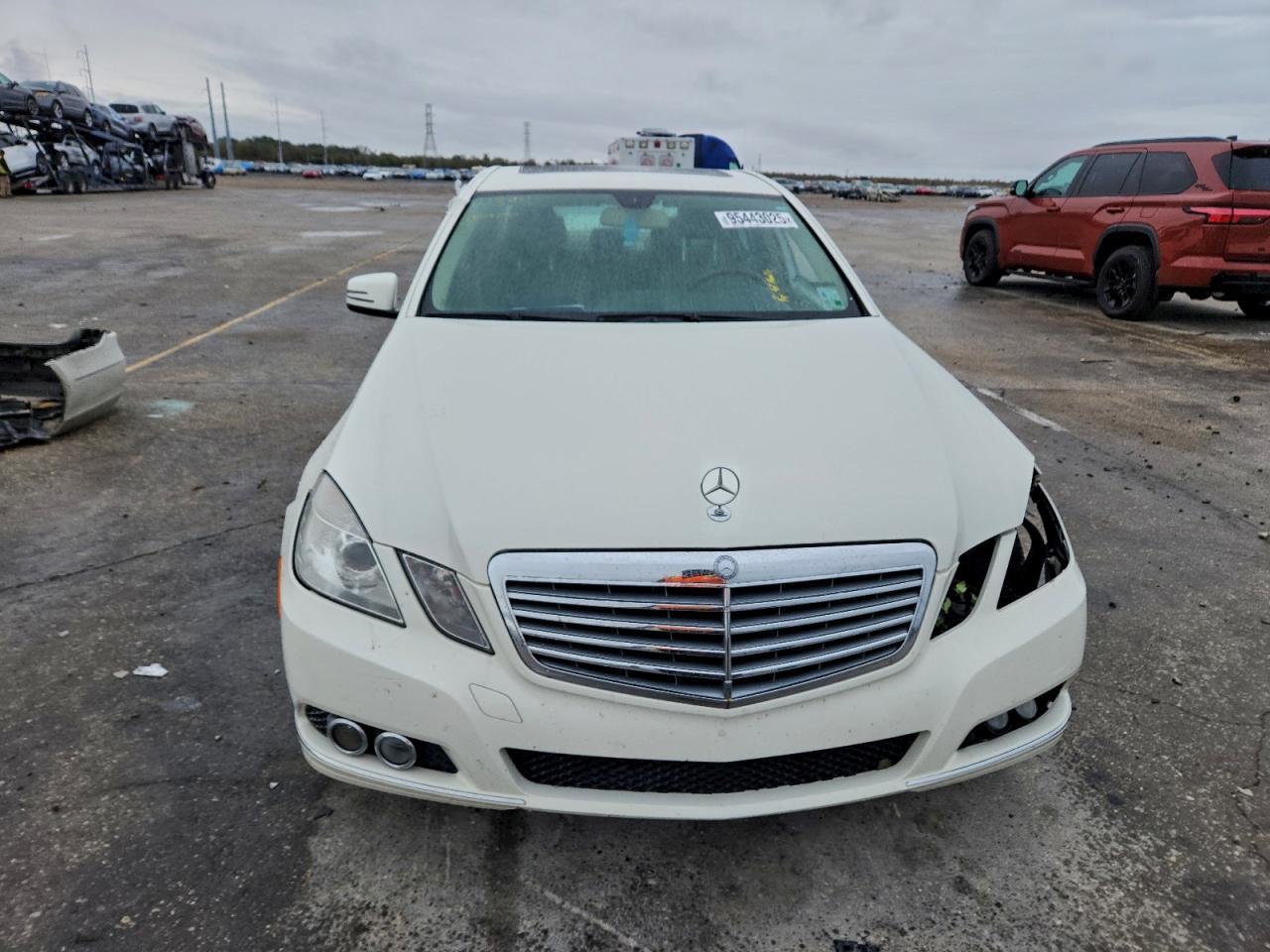 2011 MERCEDES-BENZ E-Class