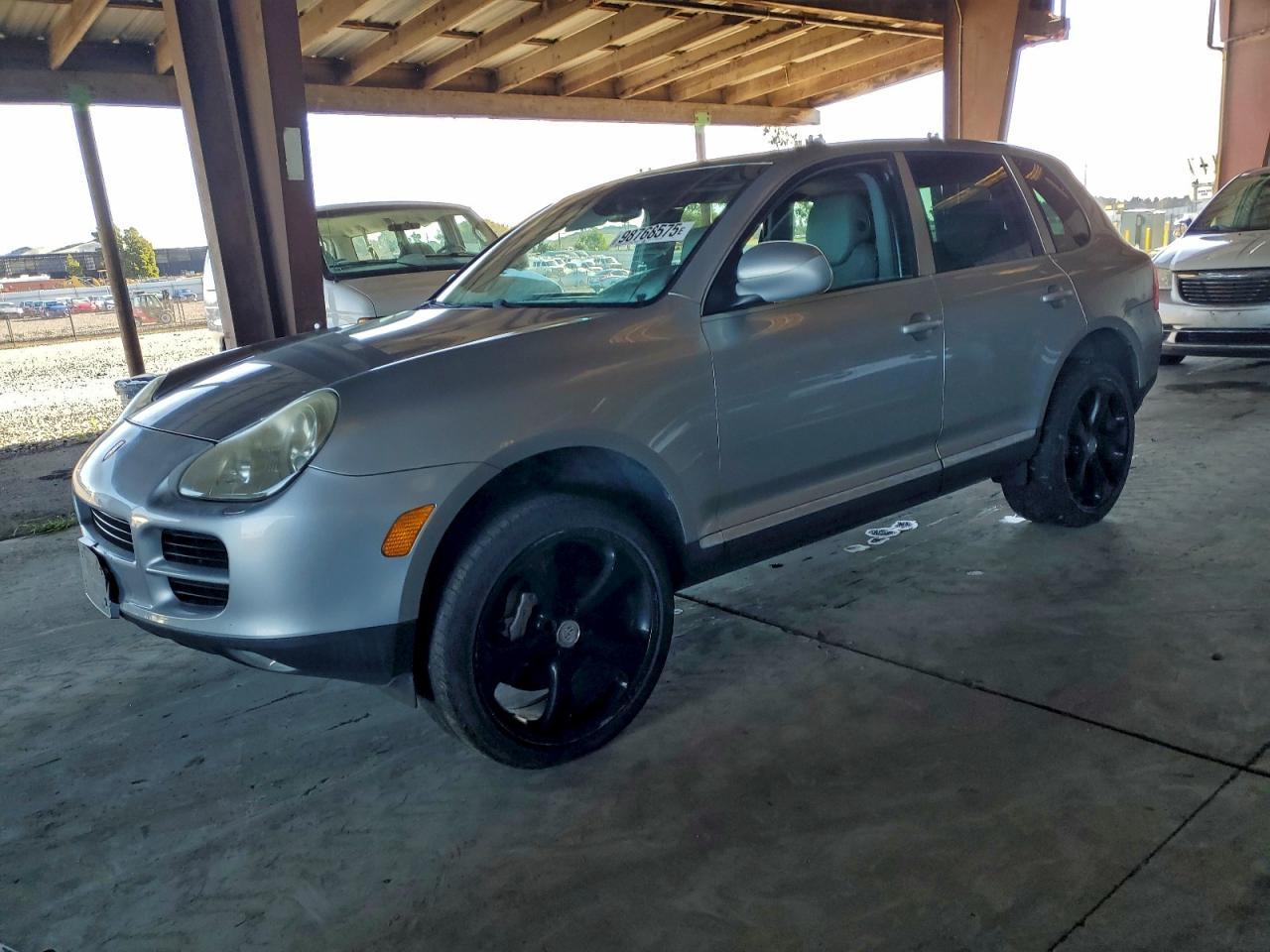 2004 PORSCHE CAYENNE