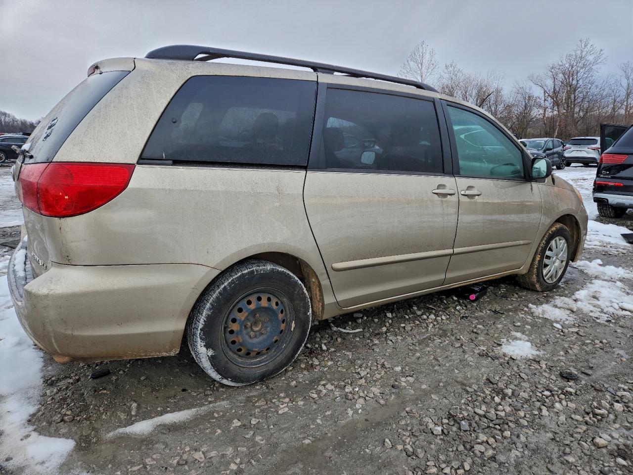 2010 TOYOTA SIENNA