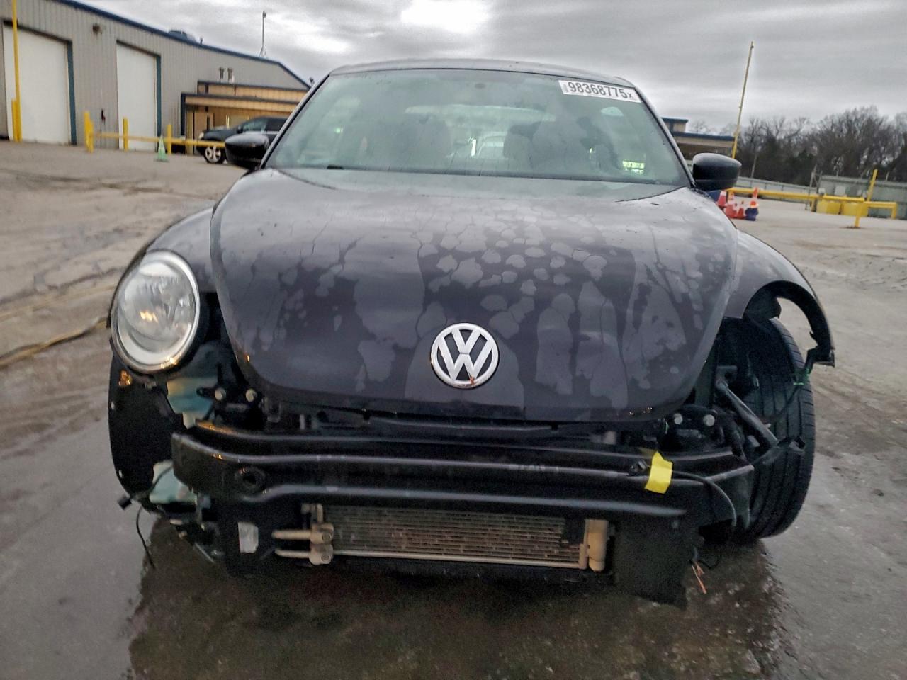 2016 VOLKSWAGEN Beetle