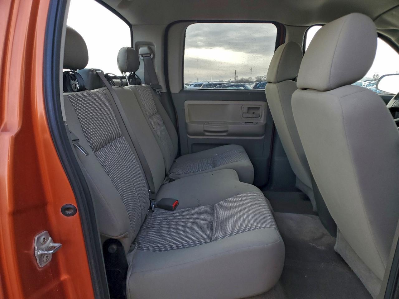 2010 DODGE Dakota