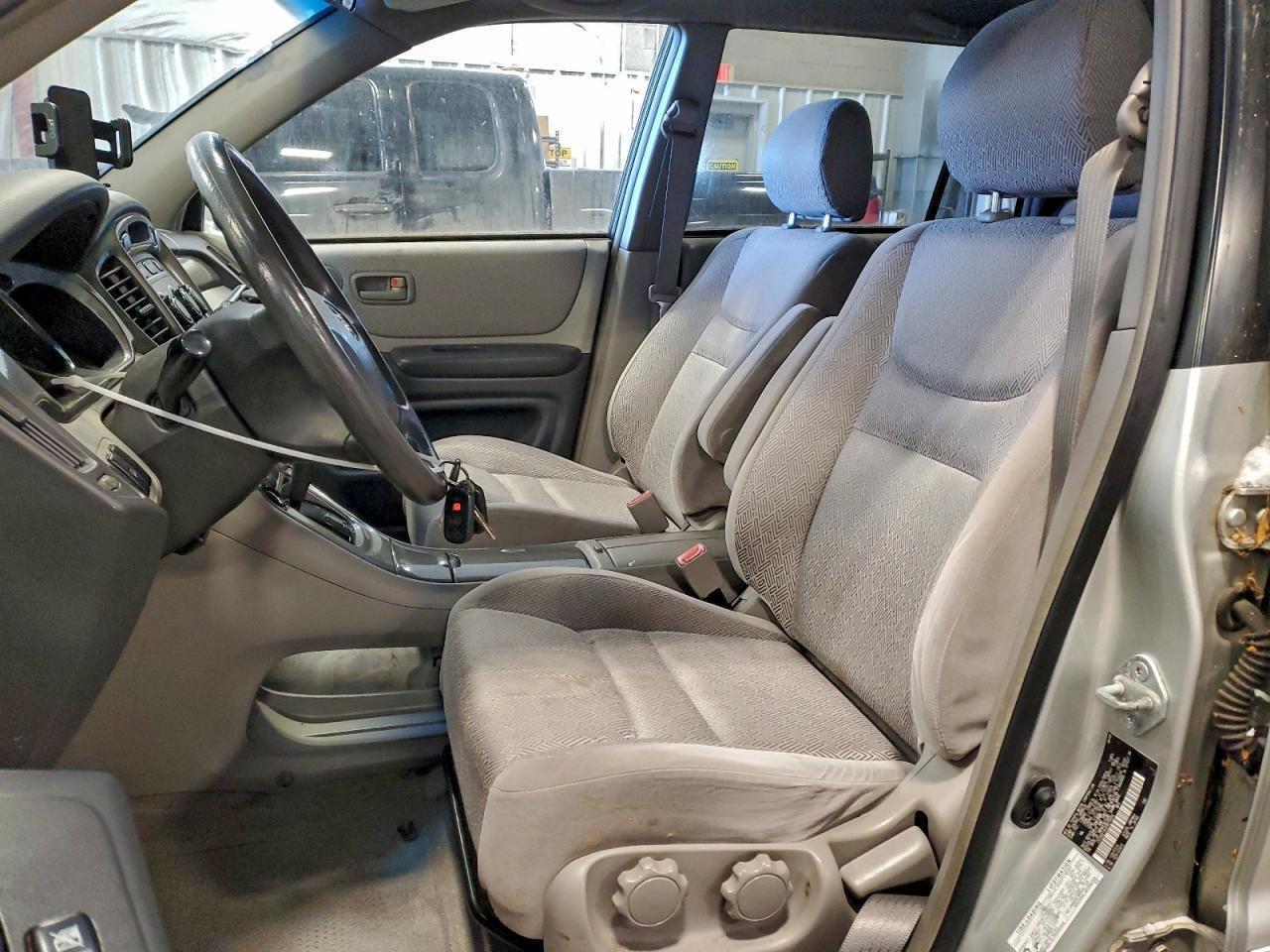 2003 TOYOTA HIGHLANDER