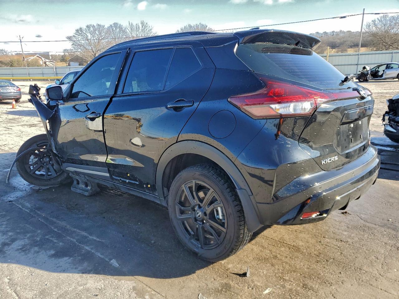 2024 NISSAN KICKS