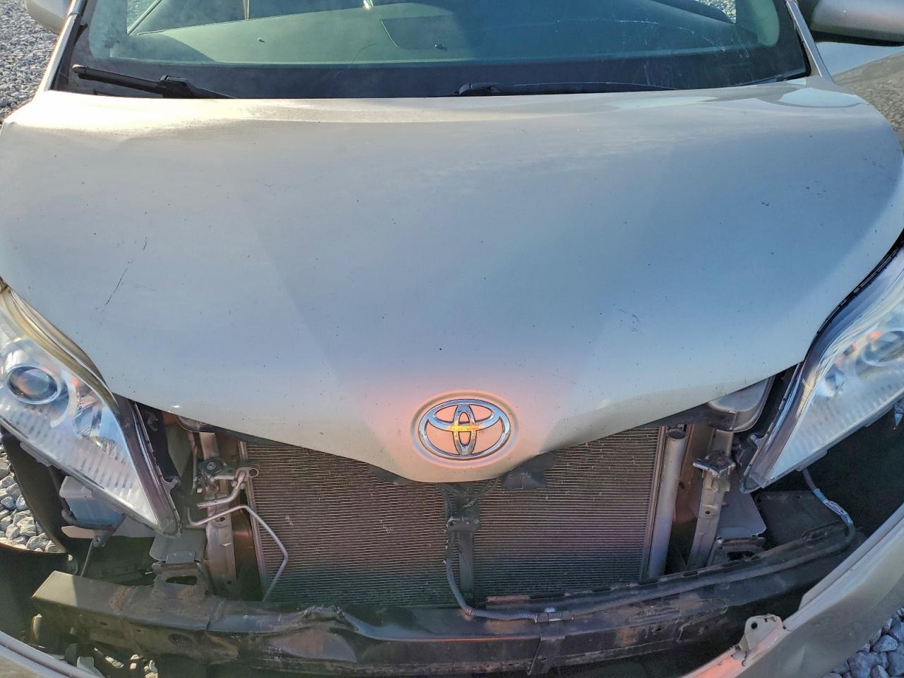2015 TOYOTA SIENNA