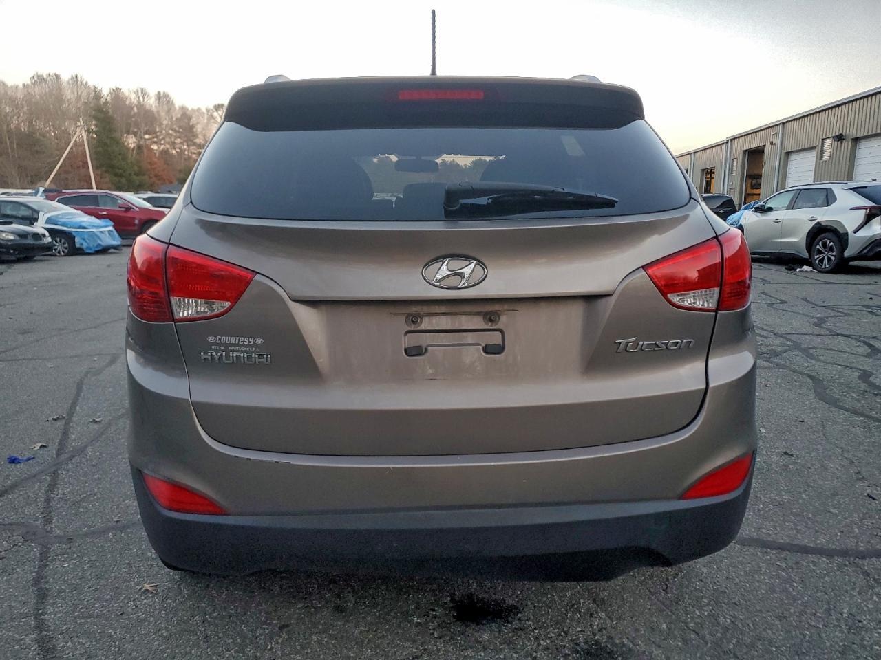 2011 HYUNDAI TUCSON