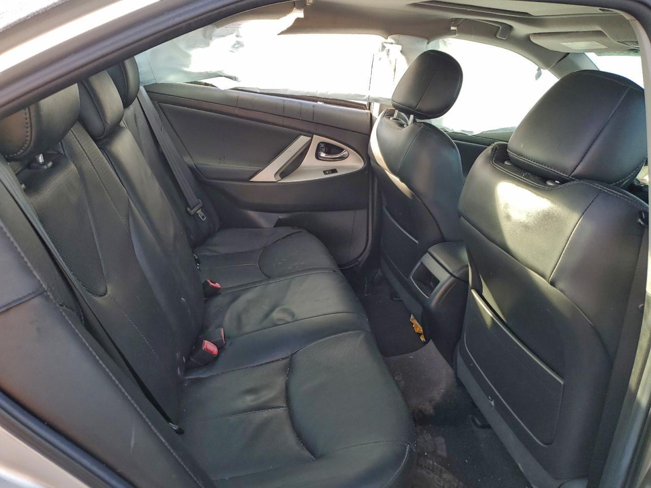 2011 TOYOTA CAMRY