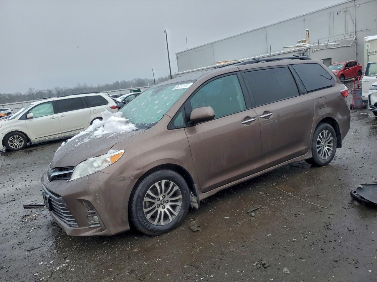 2019 TOYOTA SIENNA