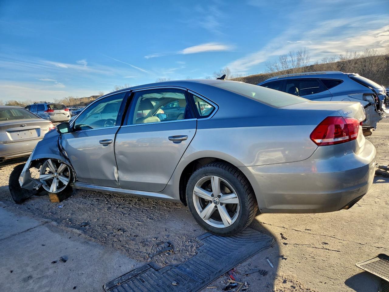 2013 VOLKSWAGEN Passat