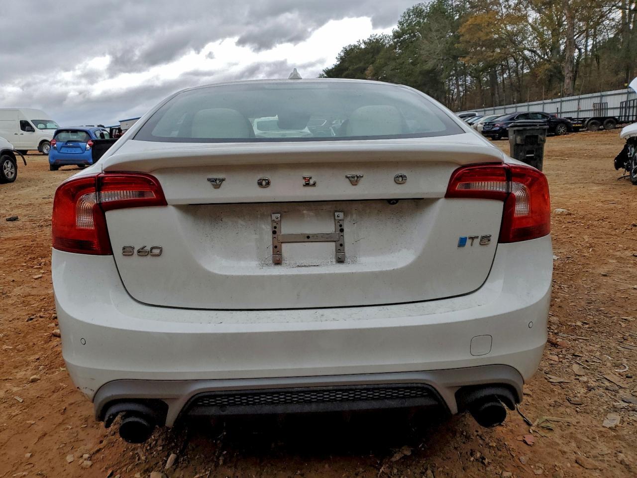 2017 VOLVO S60