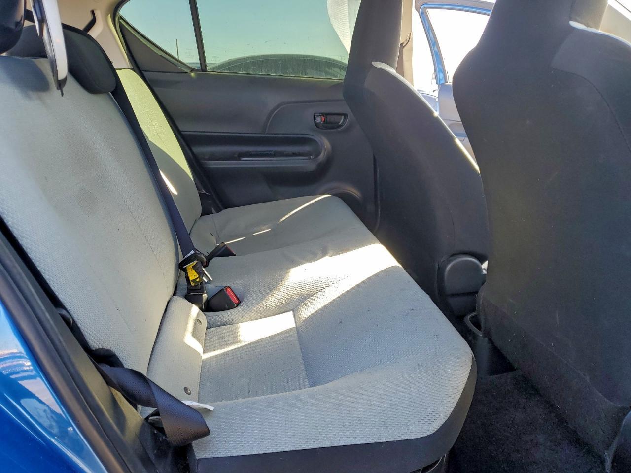 2018 TOYOTA Prius c