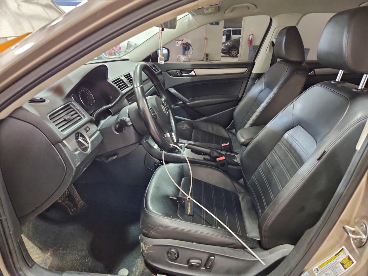 2015 VOLKSWAGEN Passat