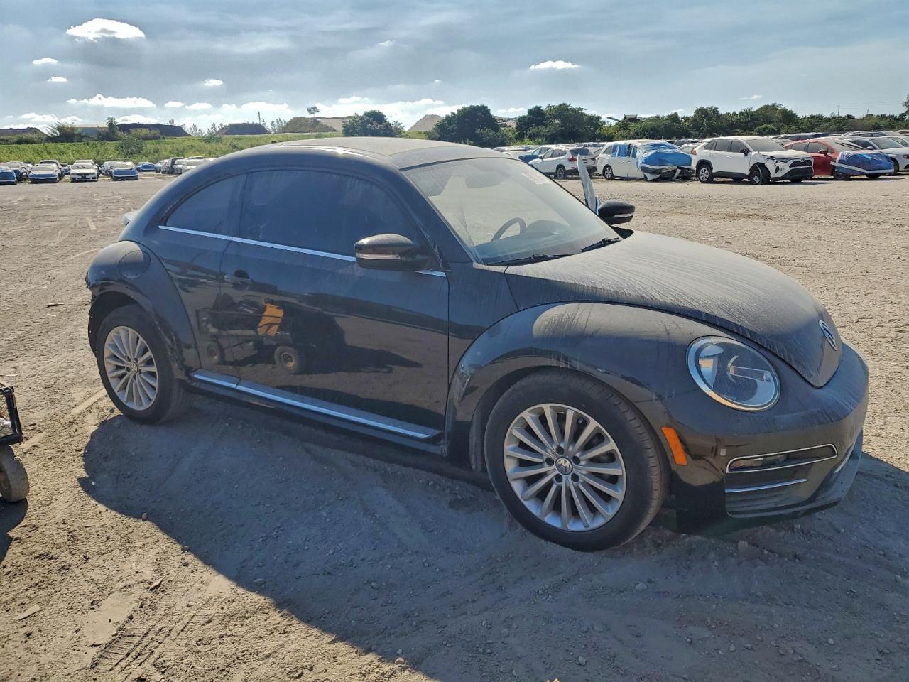 2019 VOLKSWAGEN Beetle