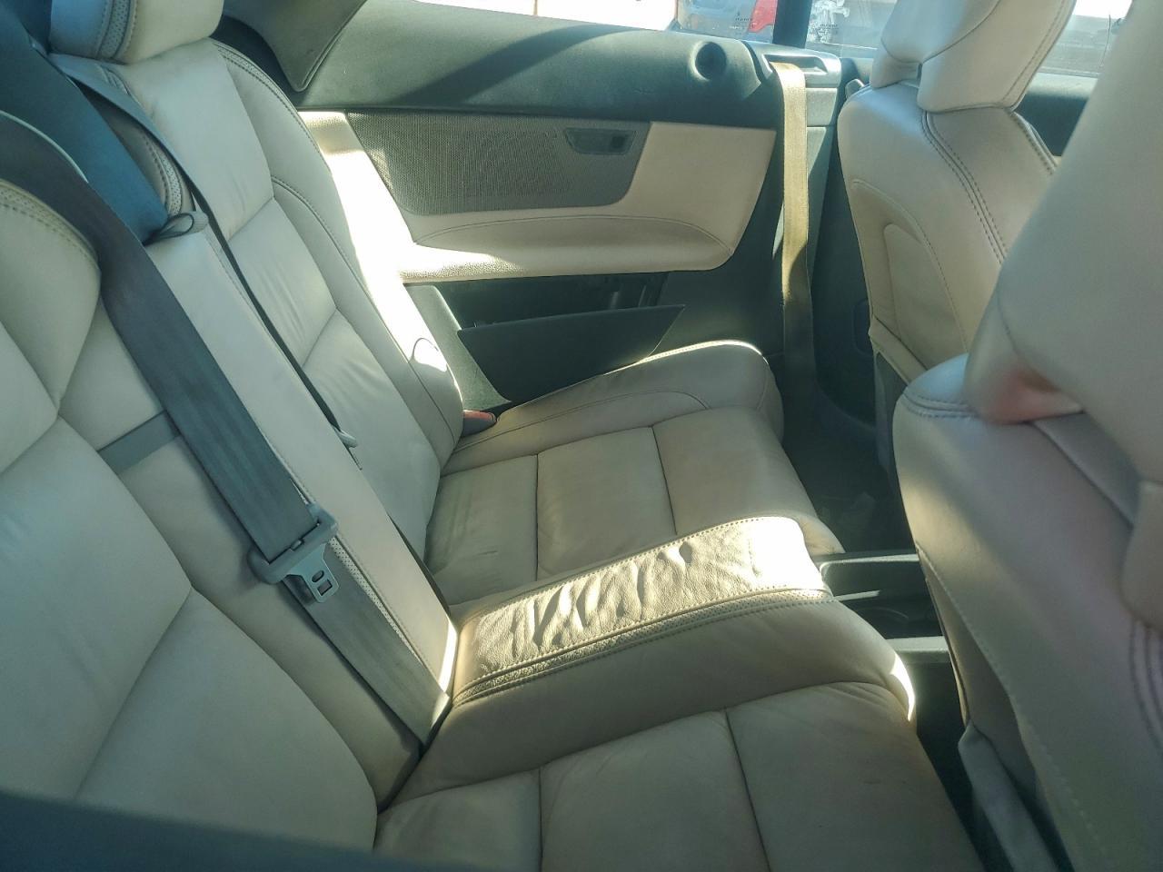 2011 VOLVO C70