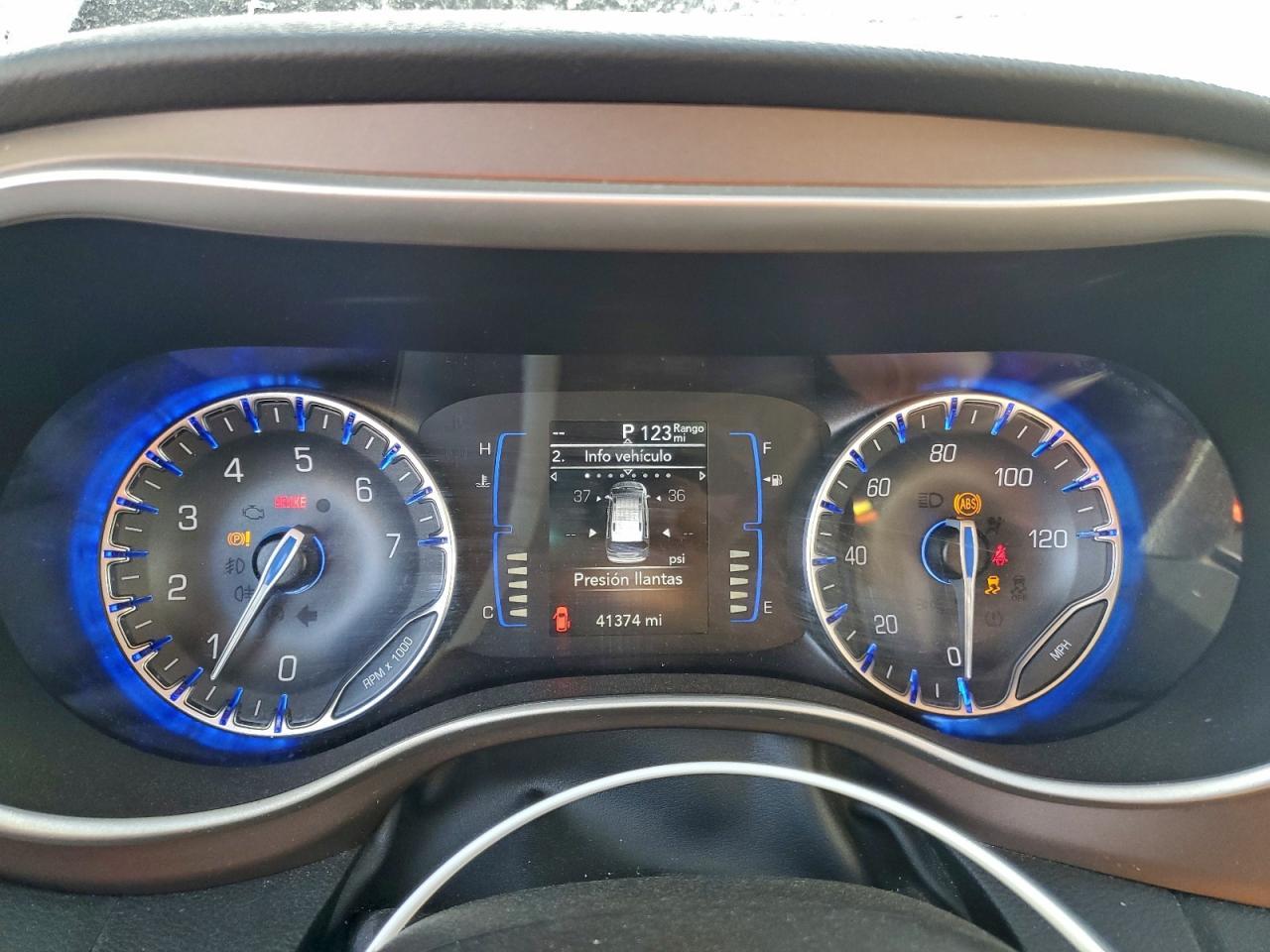 2021 CHRYSLER Voyager
