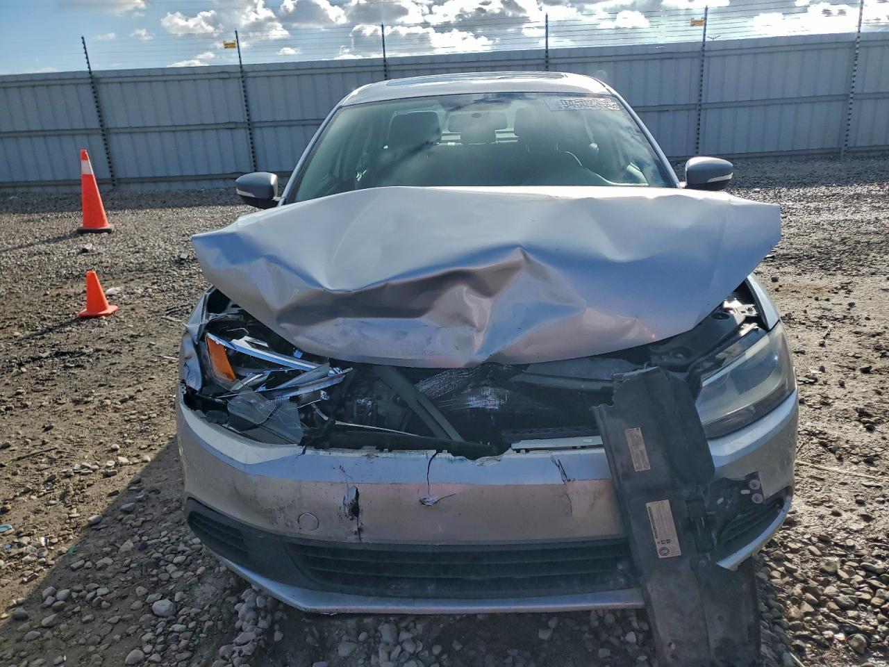 2012 VOLKSWAGEN JETTA