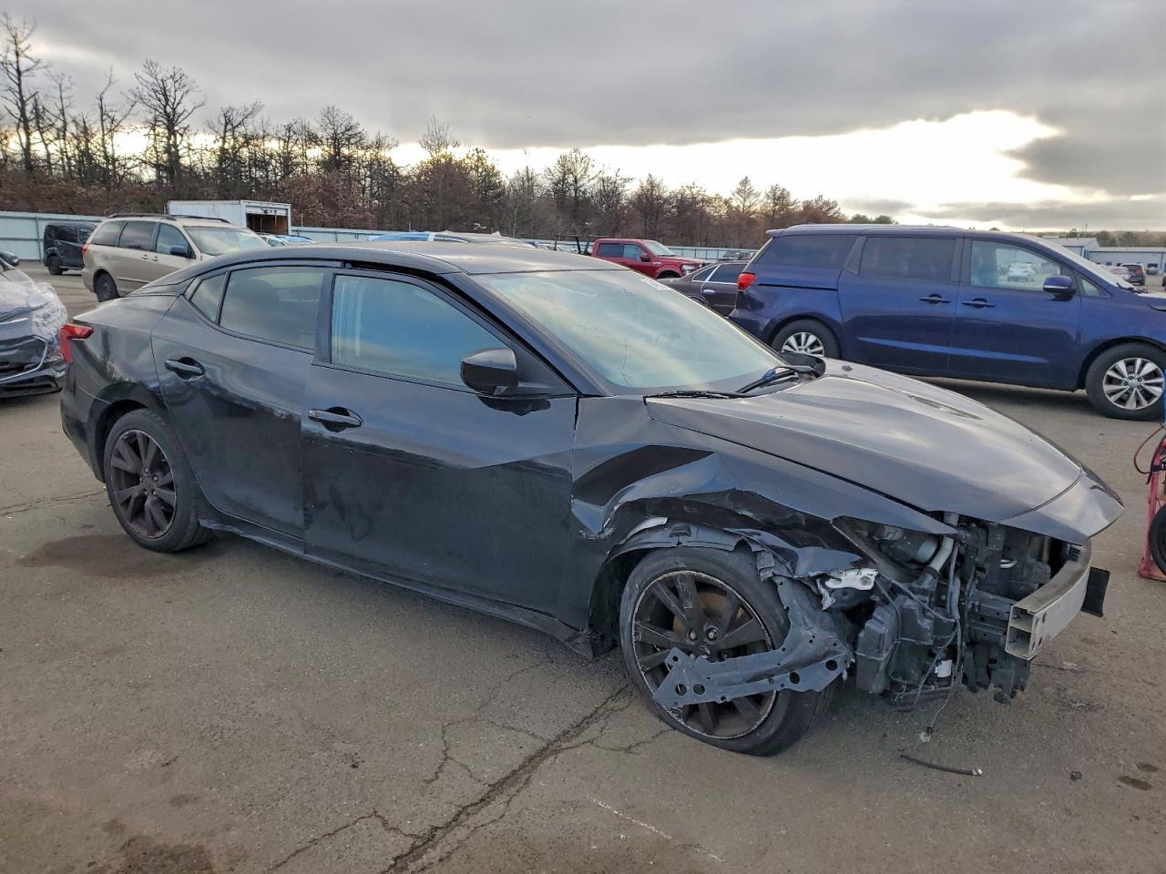 2017 NISSAN Maxima